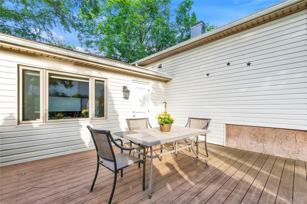 90 Virginia Drive Manhasset, NY 11030