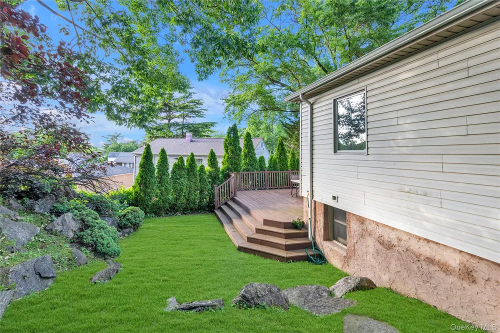 90 Virginia Drive Manhasset, NY 11030
