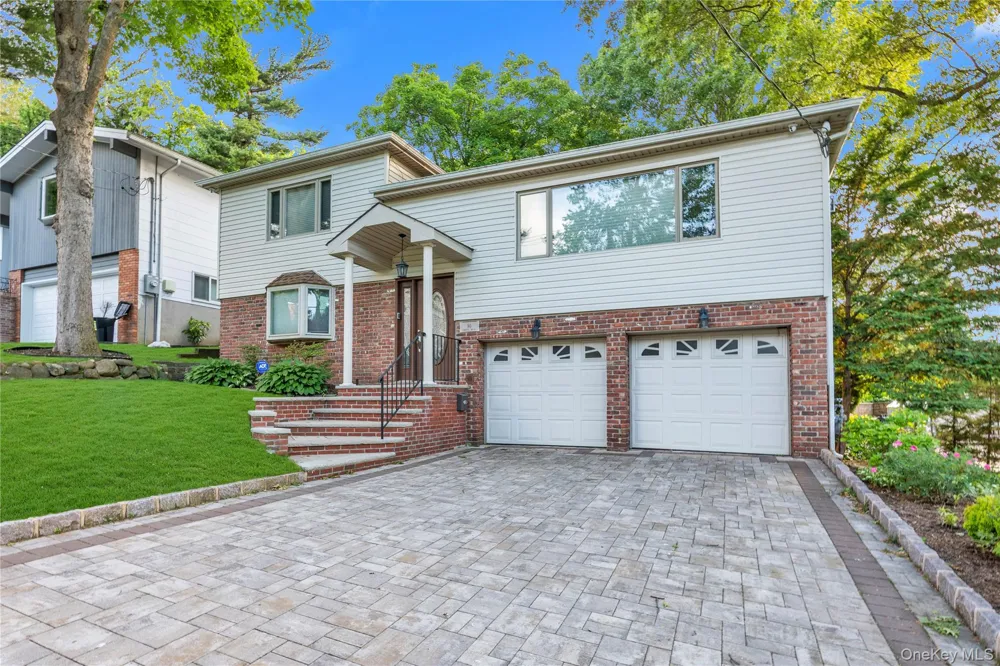 90 Virginia Drive Manhasset, NY 11030