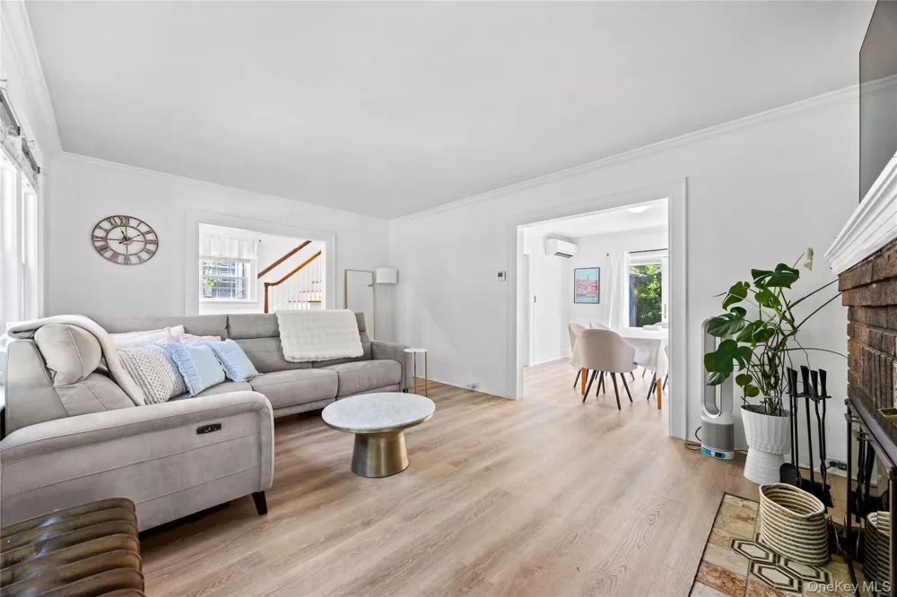 82 Superior Road Floral Park, NY 11001