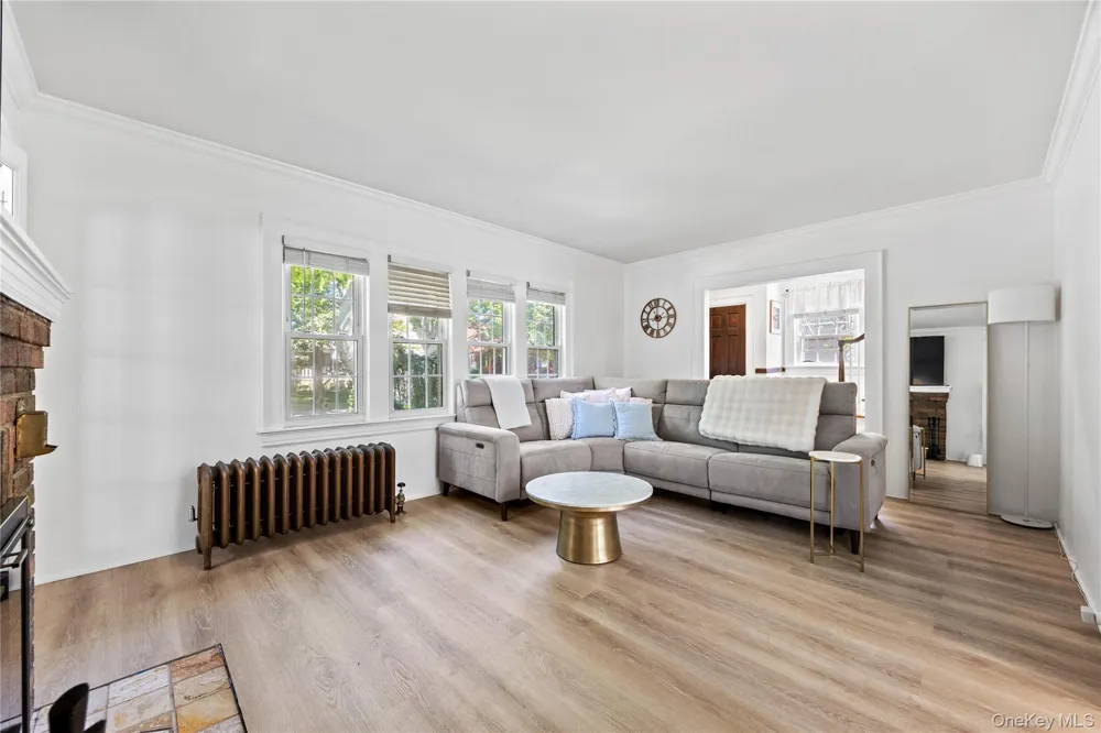 82 Superior Road Floral Park, NY 11001
