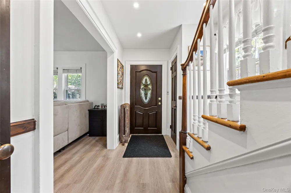 82 Superior Road Floral Park, NY 11001