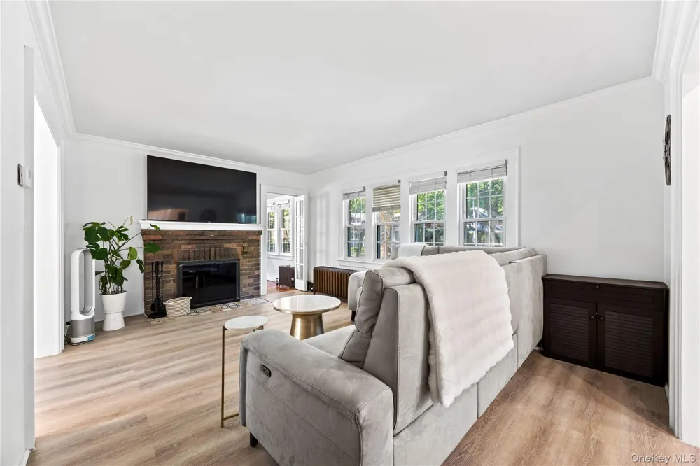 82 Superior Road Floral Park, NY 11001