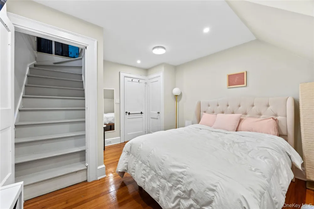 82 Superior Road Floral Park, NY 11001