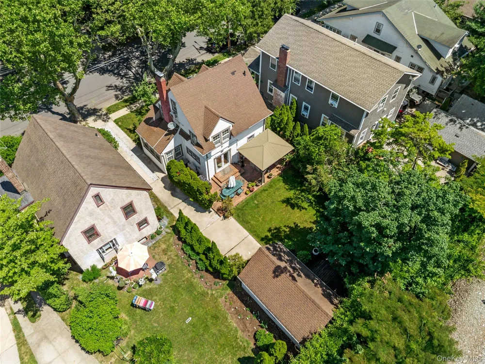82 Superior Road Floral Park, NY 11001