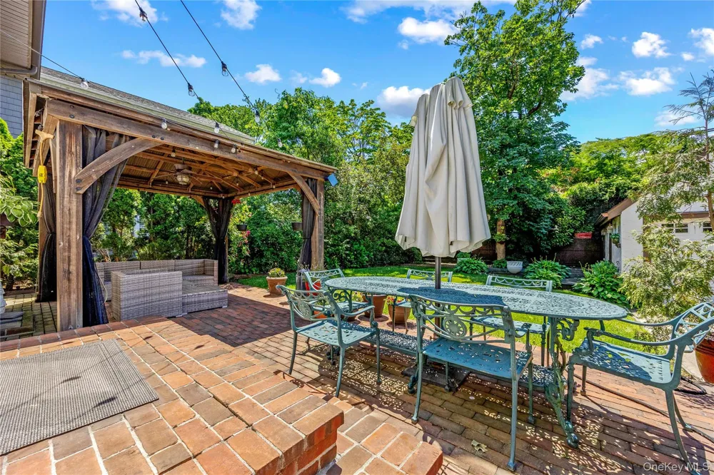 82 Superior Road Floral Park, NY 11001
