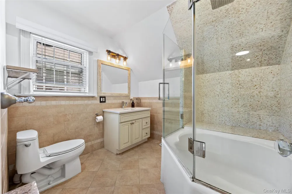 82 Superior Road Floral Park, NY 11001