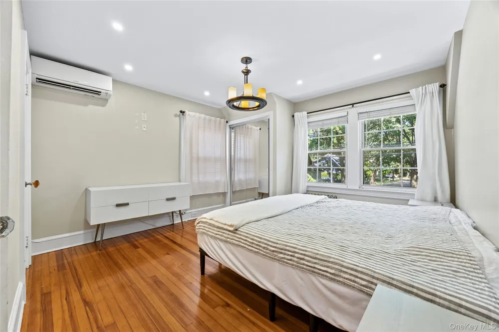82 Superior Road Floral Park, NY 11001
