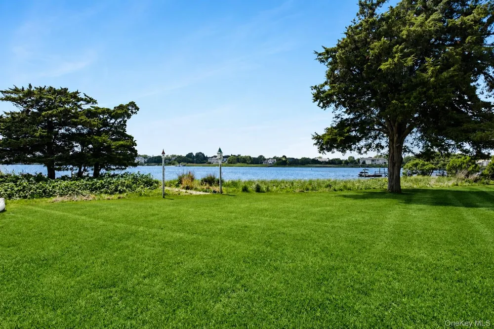 65 Shore Road Westhampton, NY 11977