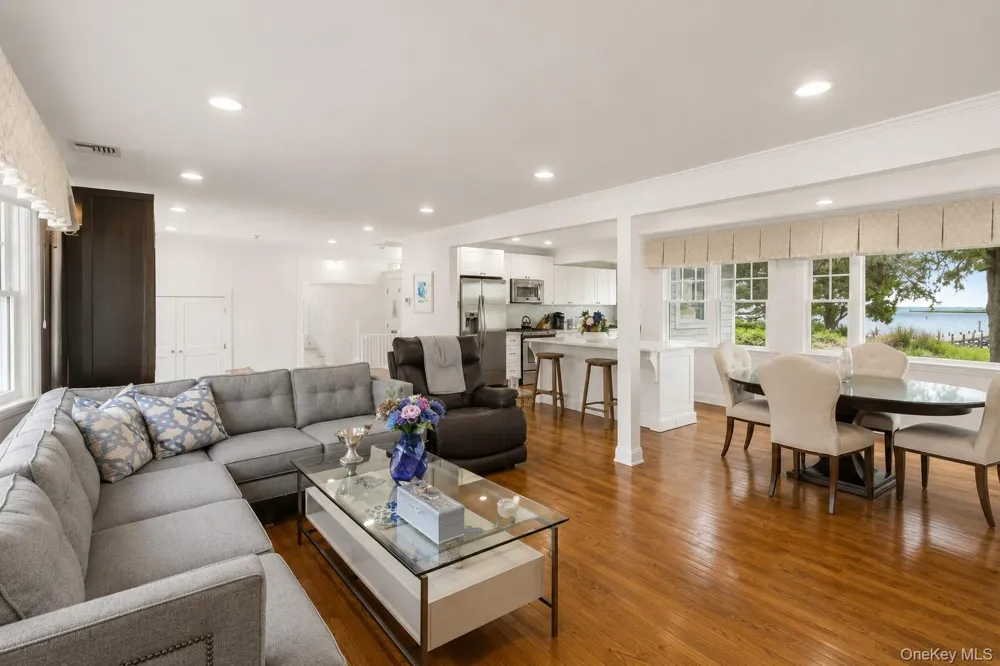 65 Shore Road Westhampton, NY 11977