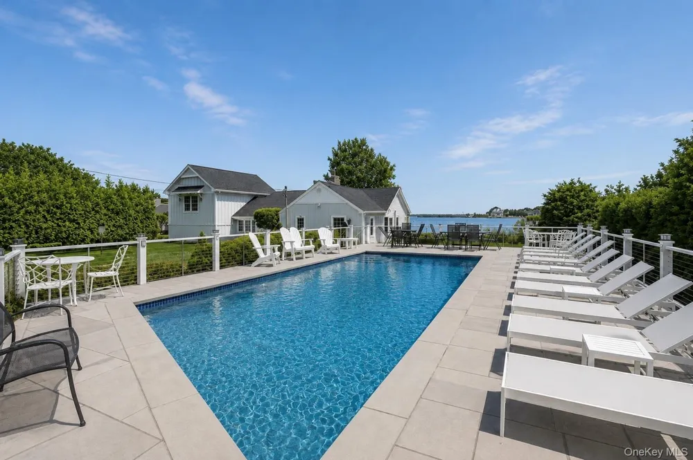 65 Shore Road Westhampton, NY 11977