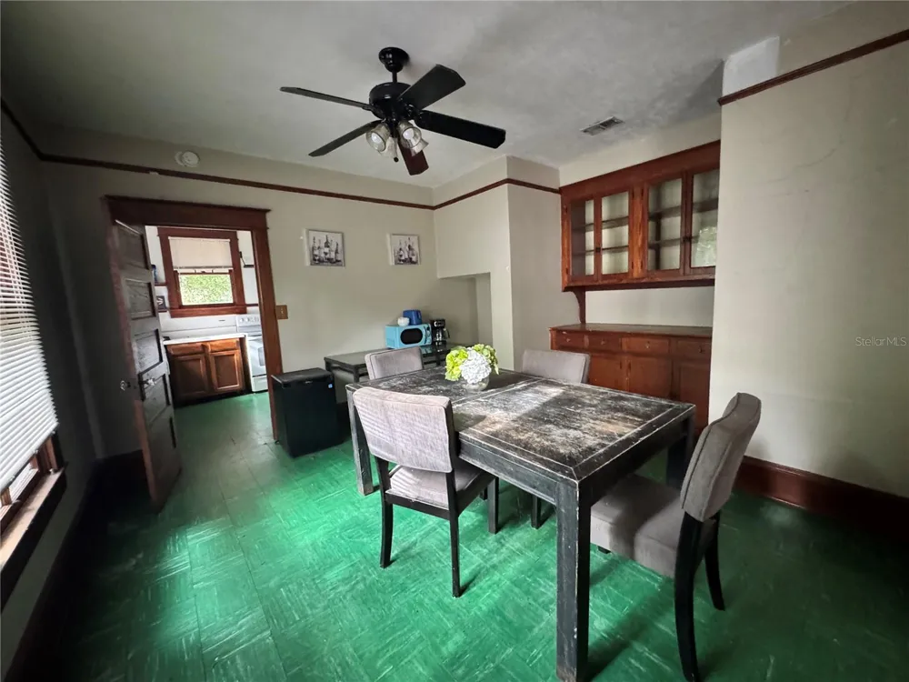 907 NW 11TH AVENUE Gainesville, FL 32601