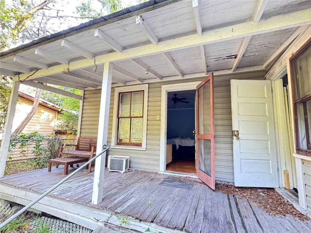 907 NW 11TH AVENUE Gainesville, FL 32601