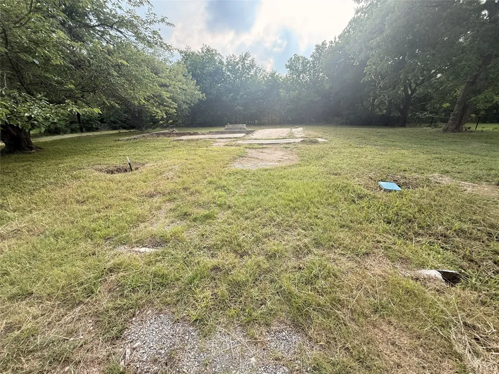 502 Denison Street Bells, TX 75414