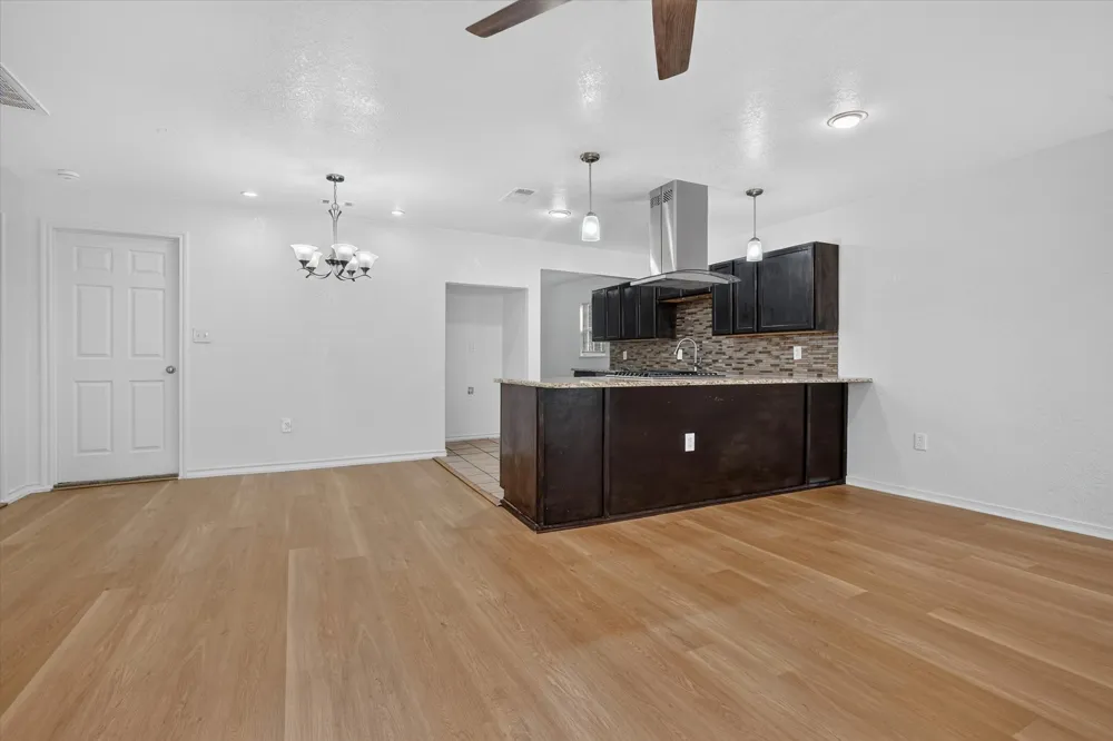 5301 Scoggins Street Sansom Park, TX 76114