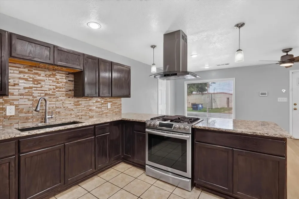 5301 Scoggins Street Sansom Park, TX 76114