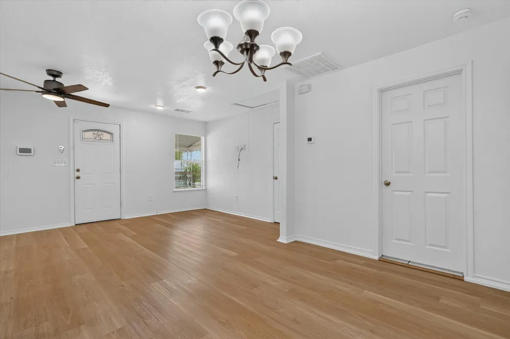 5301 Scoggins Street Sansom Park, TX 76114