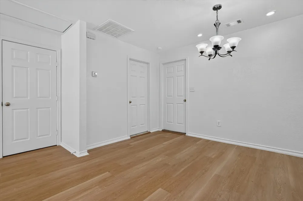 5301 Scoggins Street Sansom Park, TX 76114