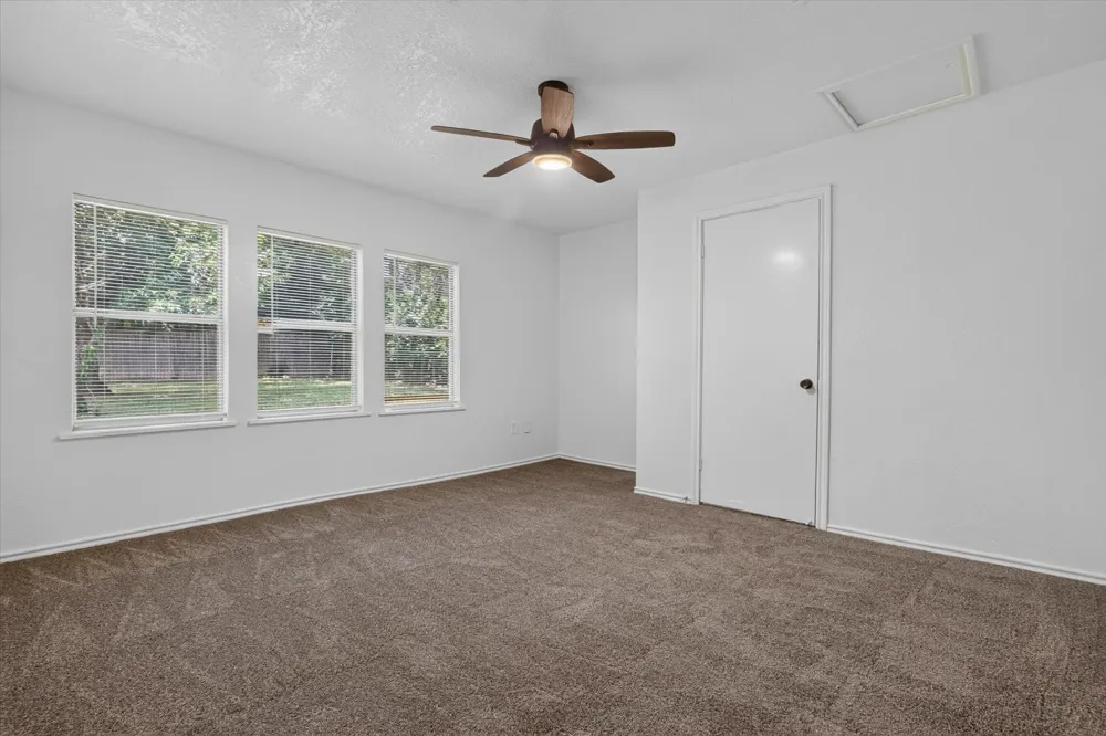 5301 Scoggins Street Sansom Park, TX 76114