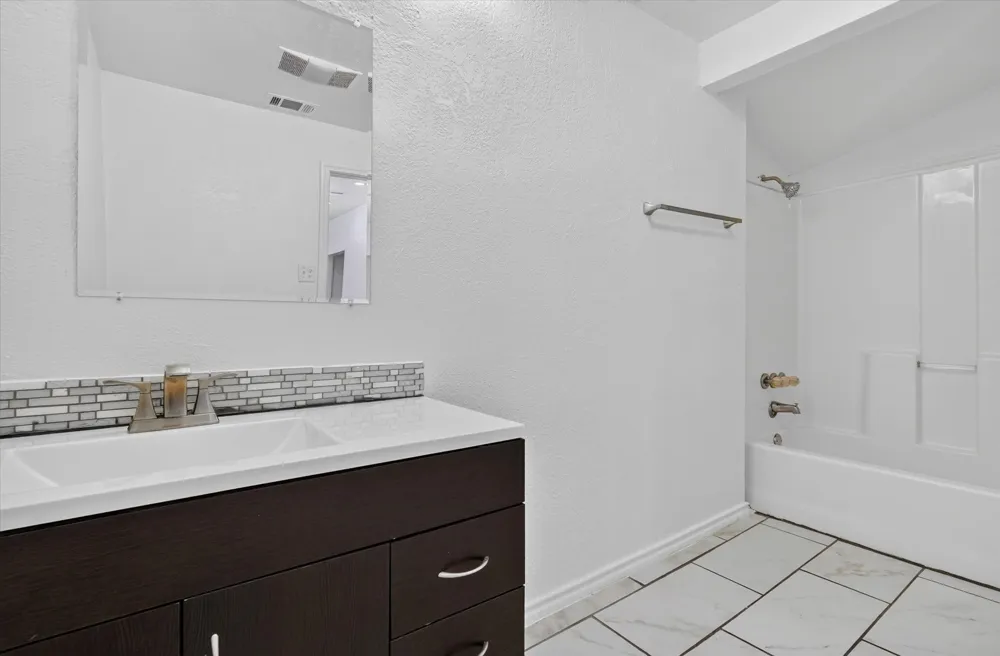 5301 Scoggins Street Sansom Park, TX 76114