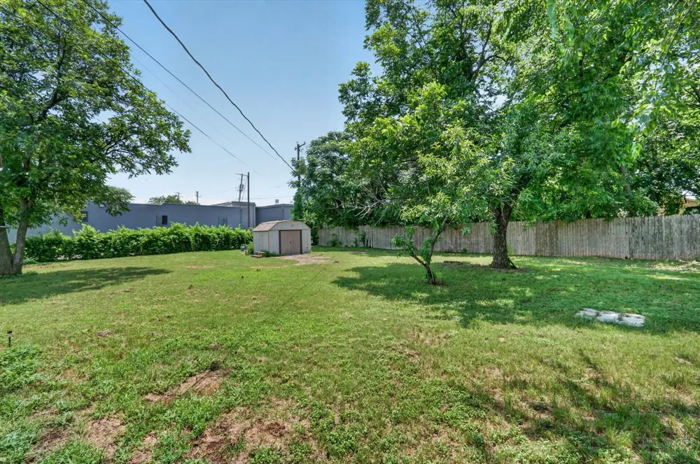 5301 Scoggins Street Sansom Park, TX 76114