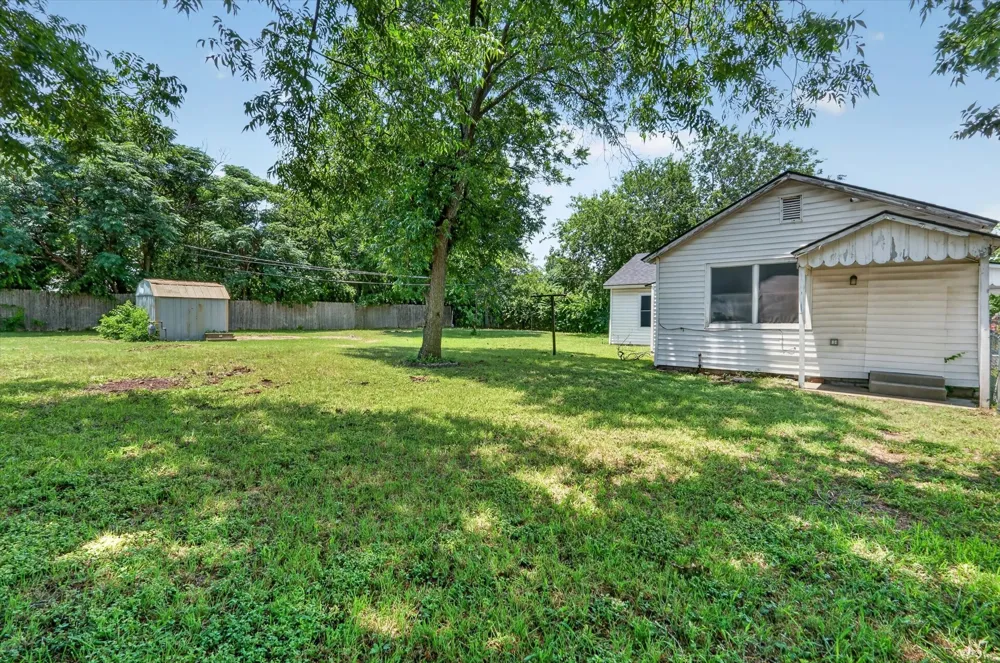 5301 Scoggins Street Sansom Park, TX 76114