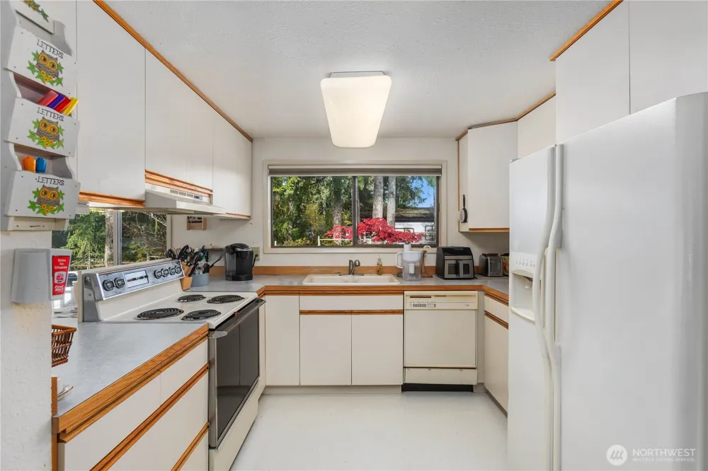 350 Olympic Drive E Grapeview, WA 98546