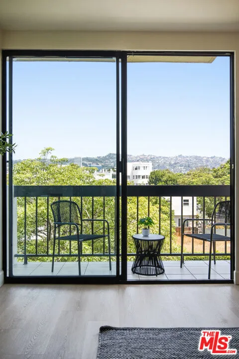 325 Oakhurst Drive #405 Beverly Hills, CA 90210