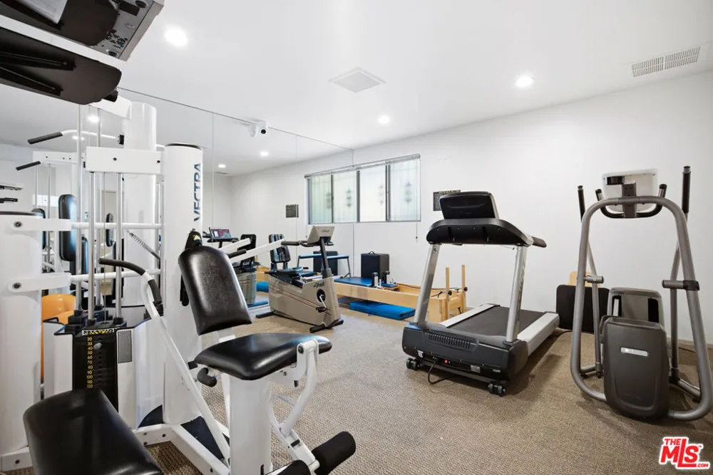 325 Oakhurst Drive #405 Beverly Hills, CA 90210