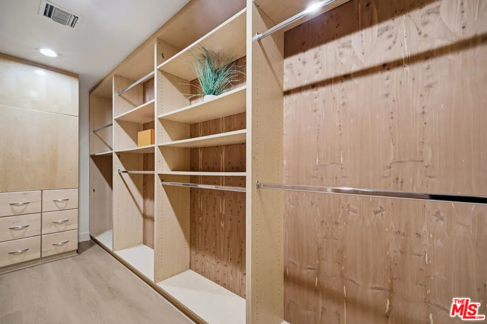 325 Oakhurst Drive #405 Beverly Hills, CA 90210