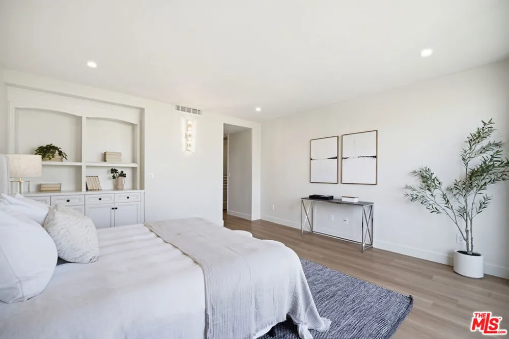 325 Oakhurst Drive #405 Beverly Hills, CA 90210