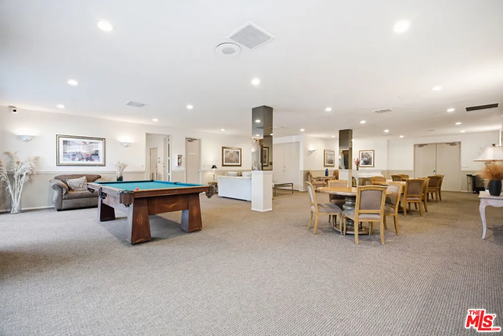 325 Oakhurst Drive #405 Beverly Hills, CA 90210