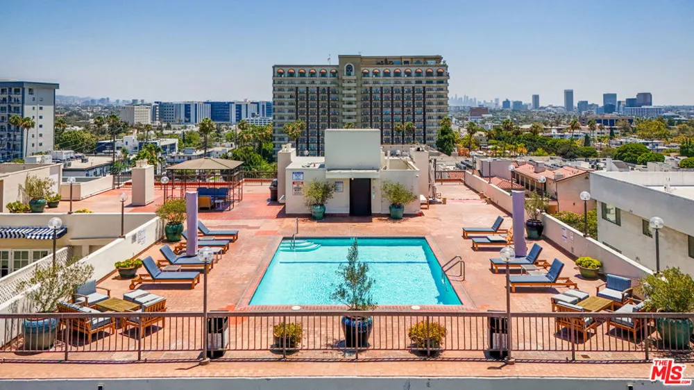 325 Oakhurst Drive #405 Beverly Hills, CA 90210