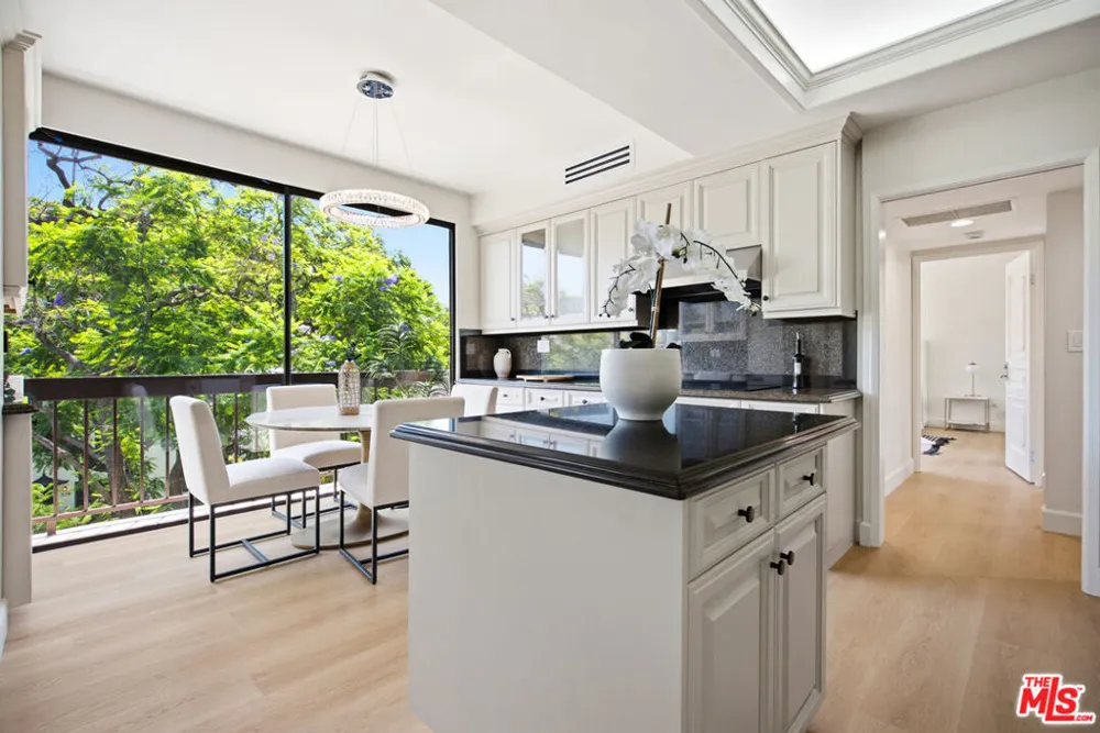 325 Oakhurst Drive #405 Beverly Hills, CA 90210