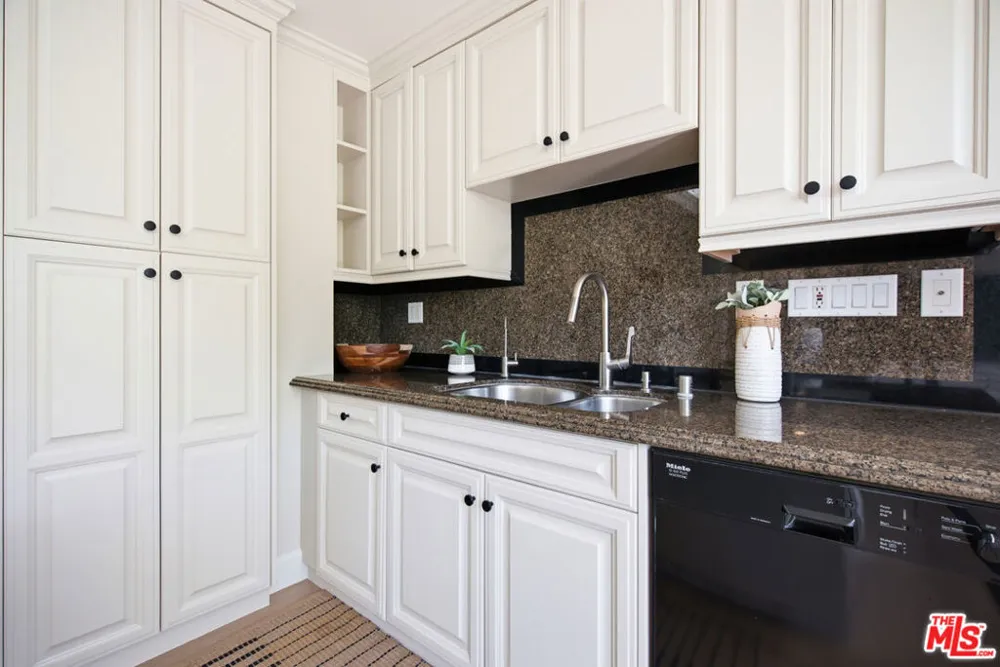 325 Oakhurst Drive #405 Beverly Hills, CA 90210