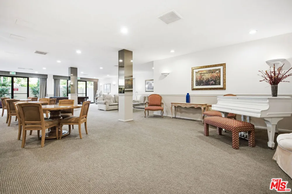 325 Oakhurst Drive #405 Beverly Hills, CA 90210