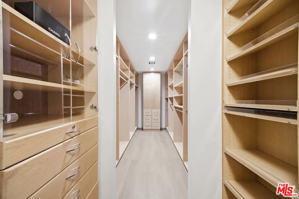 325 Oakhurst Drive #405 Beverly Hills, CA 90210
