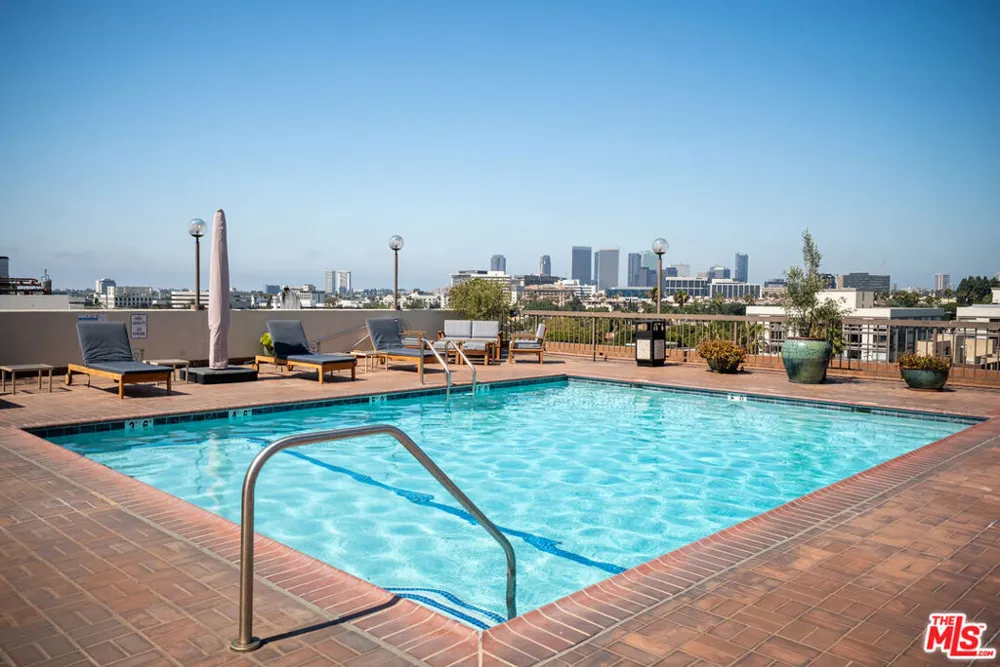 325 Oakhurst Drive #405 Beverly Hills, CA 90210