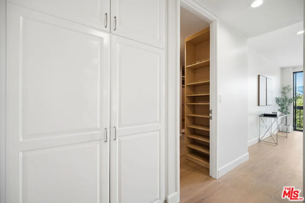325 Oakhurst Drive #405 Beverly Hills, CA 90210