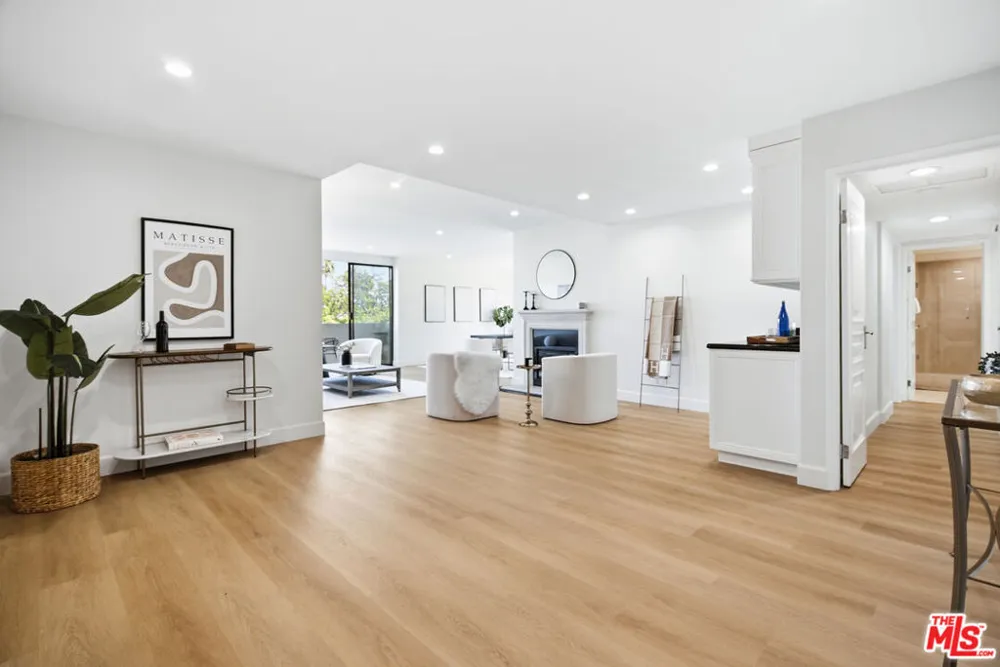 325 Oakhurst Drive #405 Beverly Hills, CA 90210
