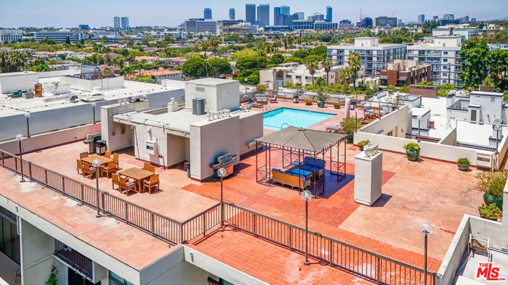 325 Oakhurst Drive #405 Beverly Hills, CA 90210