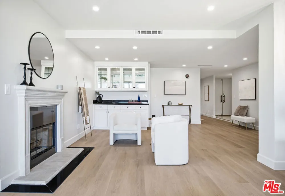 325 Oakhurst Drive #405 Beverly Hills, CA 90210
