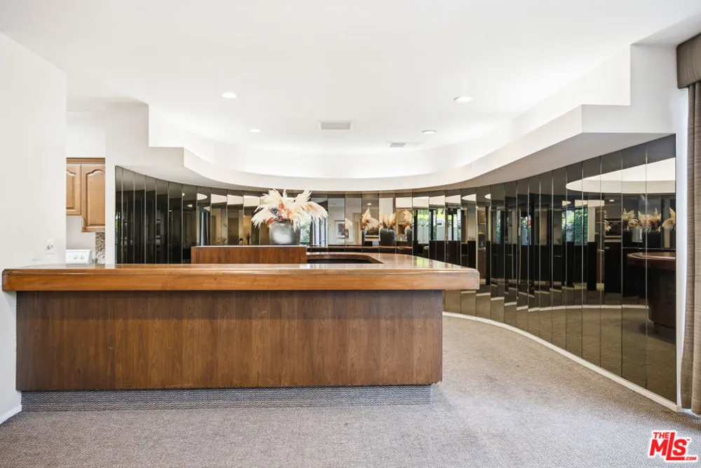 325 Oakhurst Drive #405 Beverly Hills, CA 90210