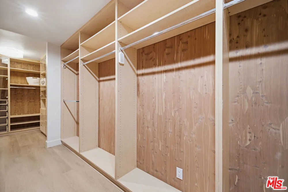 325 Oakhurst Drive #405 Beverly Hills, CA 90210