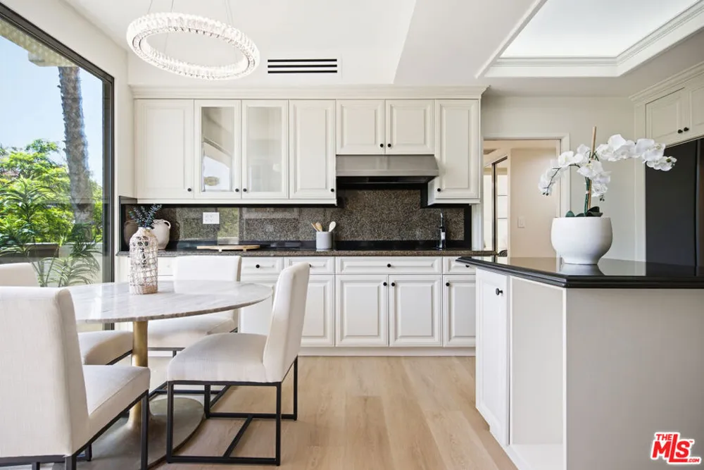 325 Oakhurst Drive #405 Beverly Hills, CA 90210