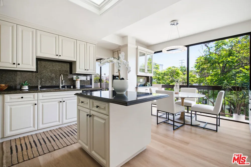 325 Oakhurst Drive #405 Beverly Hills, CA 90210