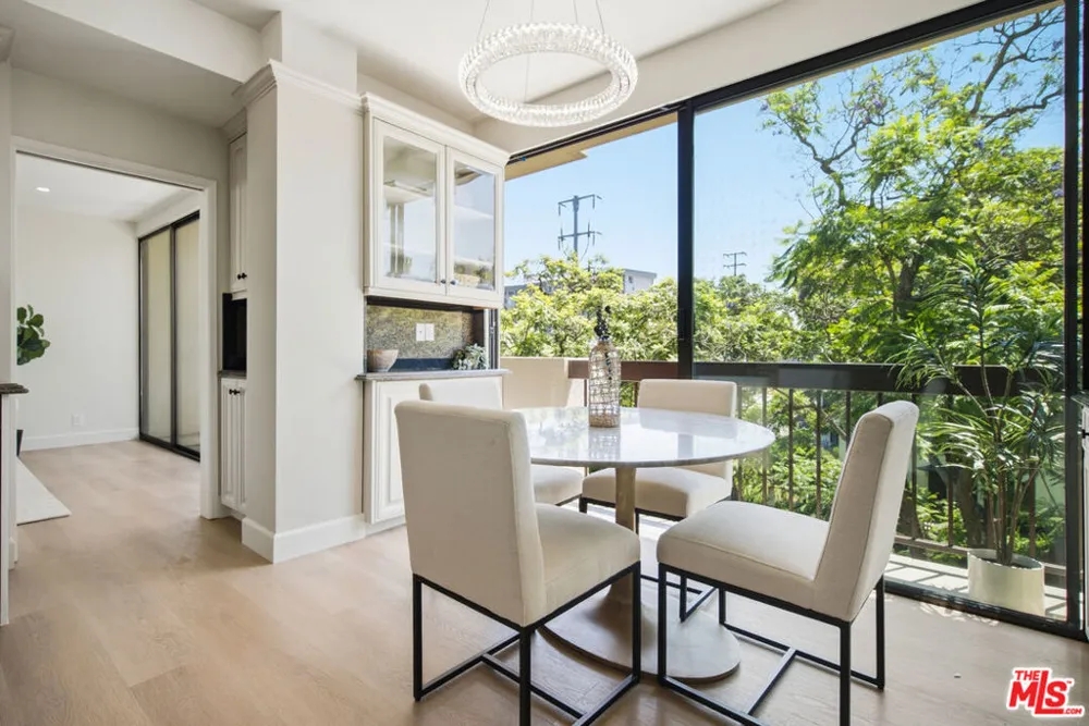 325 Oakhurst Drive #405 Beverly Hills, CA 90210