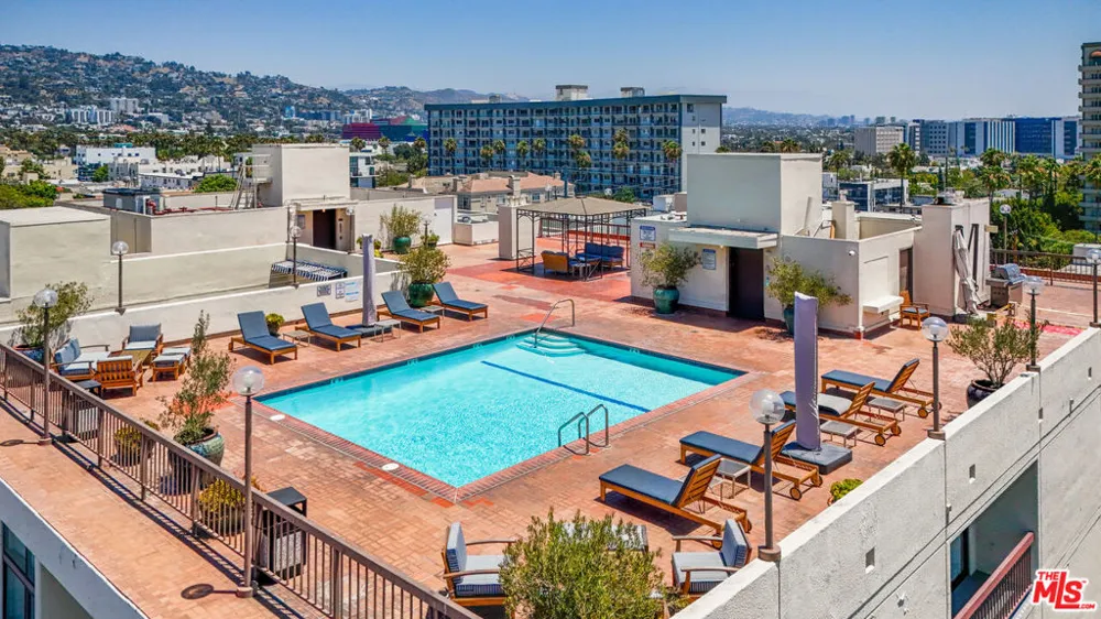 325 Oakhurst Drive #405 Beverly Hills, CA 90210
