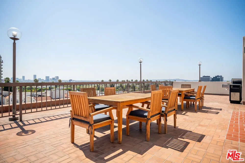 325 Oakhurst Drive #405 Beverly Hills, CA 90210