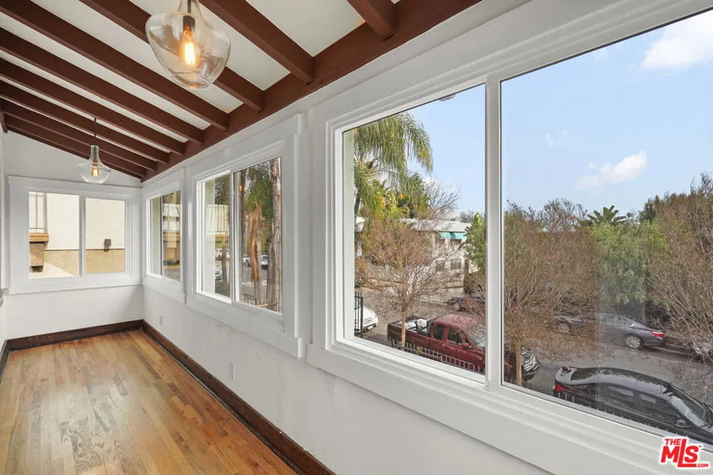 1821 Grace Avenue Los Angeles, CA 90028